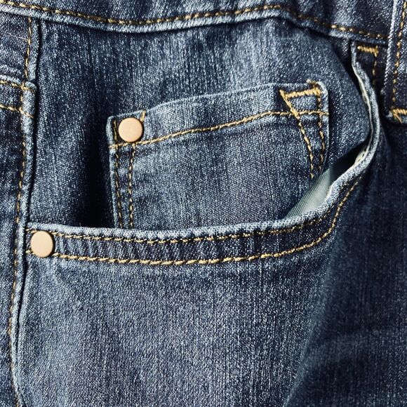 Lee Riders Women’s Midrise Capri Jeans Dark Wash Stretch Denim Casual 34x21 - Picture 6 of 11